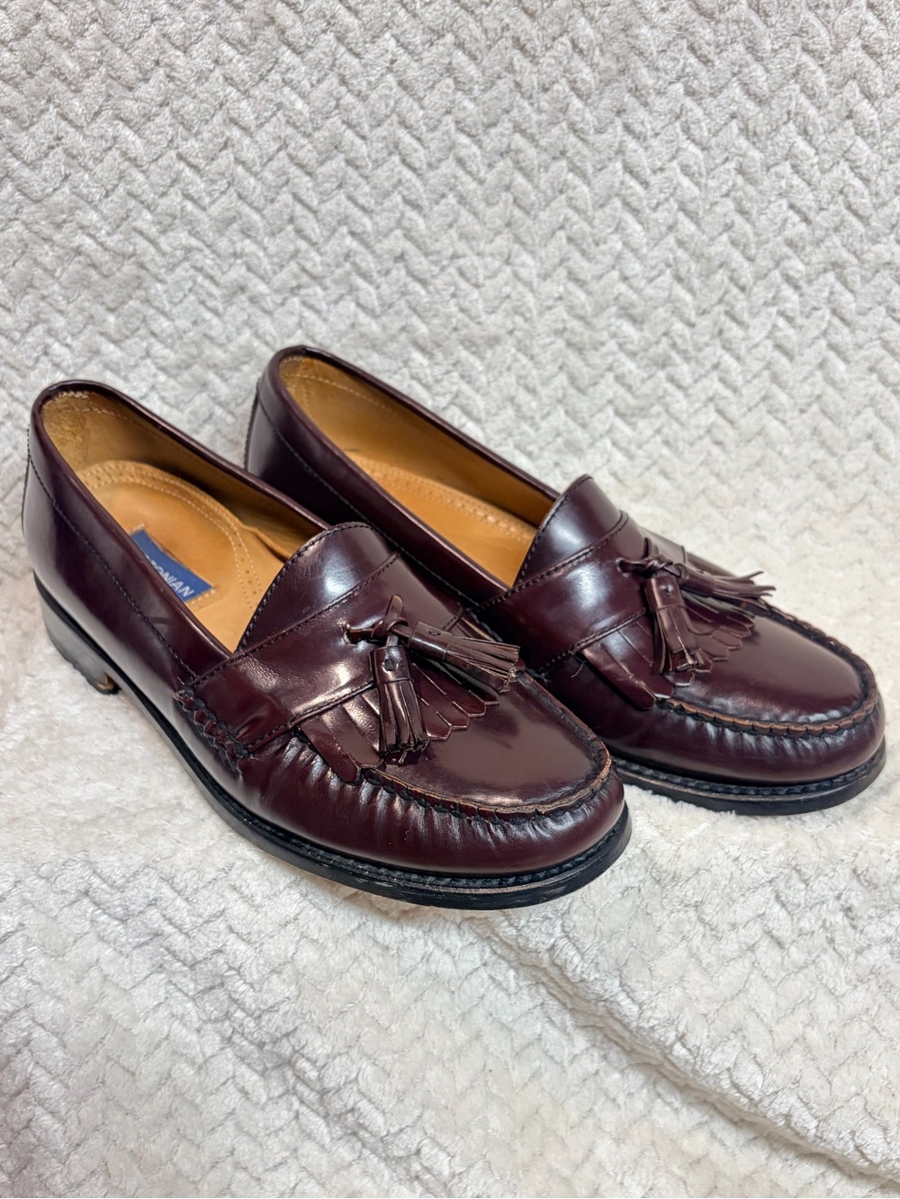 Bostonian Crown Windsor Burgundy Leather Tassel Loafers 8.5D Dark Academia